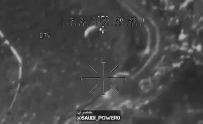Saudi Apache targets Houthi vehicle in Yemen / Saada Baqim