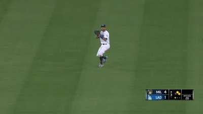 [Highlight] Luis Urias with the RBI single to make it 5-1 over the Dodgers!