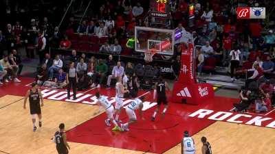 [Highlight] LaMelo Ball Has Nasty, Nasty Ankle Sprain. Helped To Locker Room.