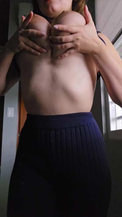 I give off the breedable vibes, don't I?