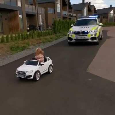 ReCkLEsS dRiVer iN a HiGh spEEd cHasE