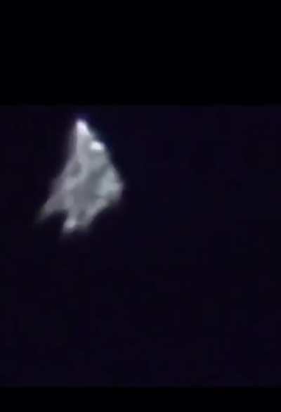 Strange UAP recorded from plane flight