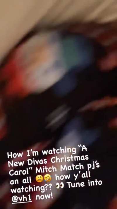 Ashanti needed somebody to cuddle and watch her movie with i wish it was me. Throwback