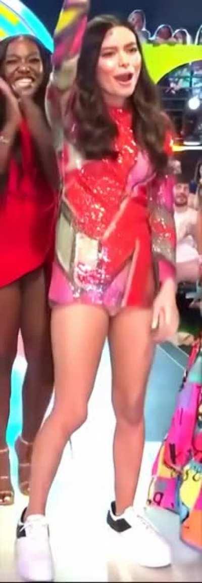 Miranda Cosgrove Upskirt - MQ Source, Looped, Slowed, Cropped, RIFE'd and AI'd