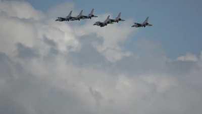 Close-Up of the Thunderbirds Flyover