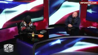 Kanye brings Netanyahu with him to Alex Jones !