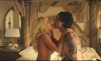 Lily James As Pamela Anderson In 'Pam & Tommy' S01E02