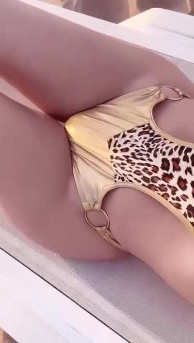 If u cant satisfy me, Im turning u to a cuck