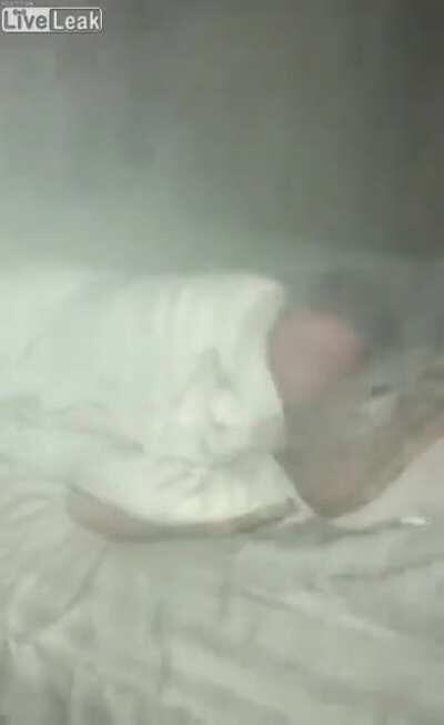 And the cat doesn't knows about the fire in the house