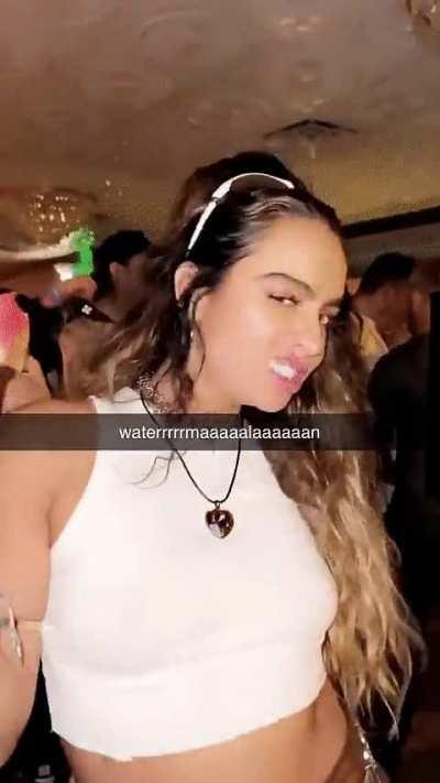 Sommer | eating watermelon | Snapchat 2023