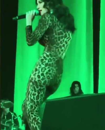 Apologies if this post is too gay, but Marina posted this body roll and I’m so in love