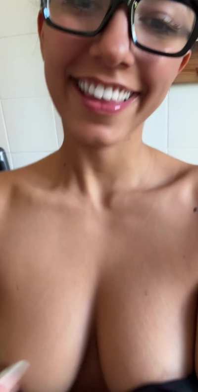 Nerdy girls are just horny and don't tell anyone