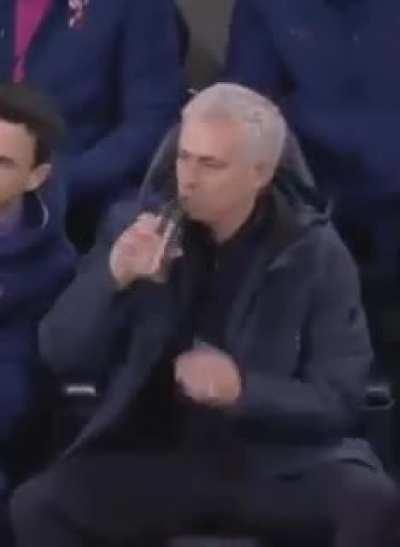 MRW my tenant commits suicide and I only have a few hours to sell their possessions before their grieving parents show up.