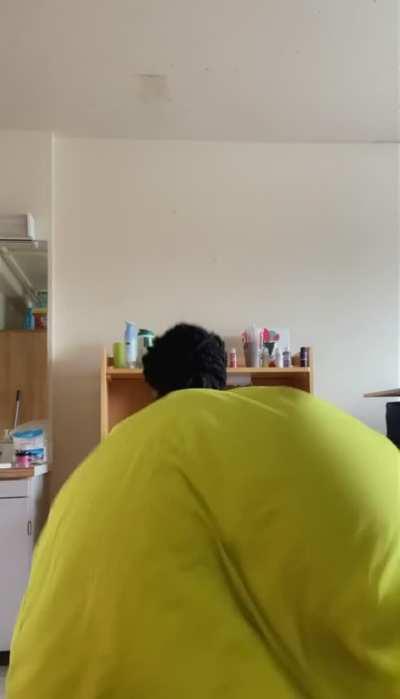 Slim thick hottie, her mega is below.