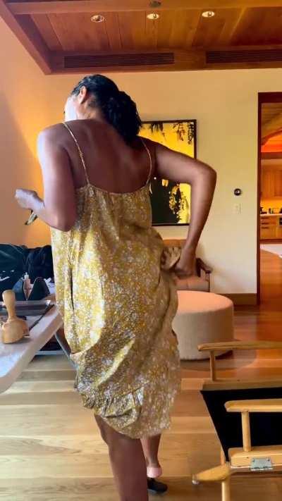 Love her thighs❤️