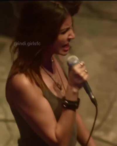 Anushka Sharma bouncing around her mangoes!