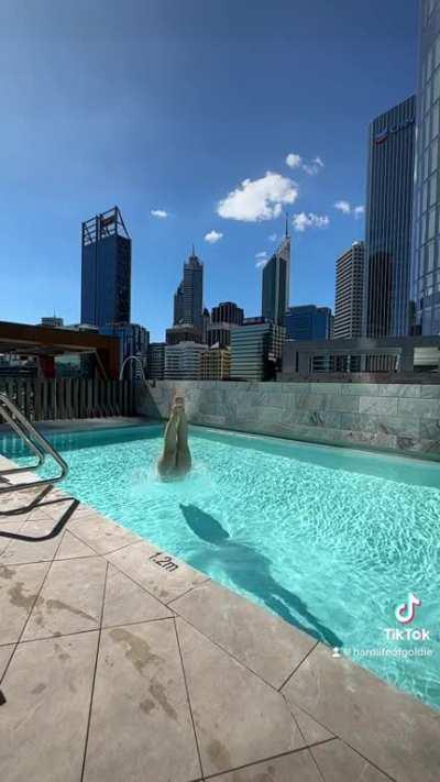 Jiggle @hardlifeofgoldie