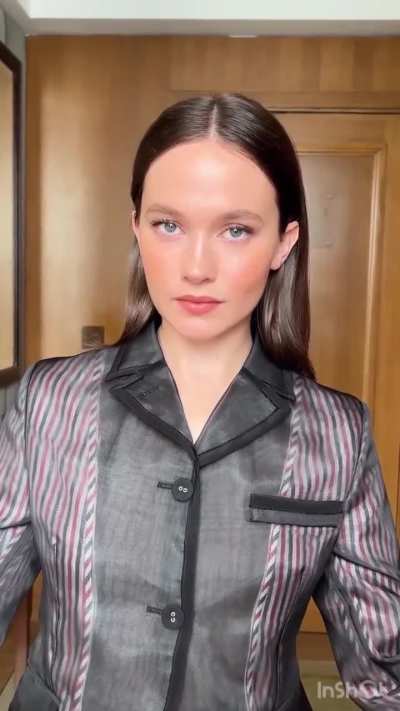 Knives Out press look by Loren Canby IG December 2025