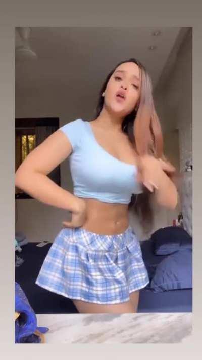 Prajakta Dusane (@praju_starlet)