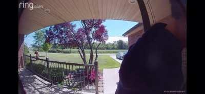 Trespassing ex boyfriend gets shot by girl’s father