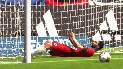 ummmm...what's up with messi's hair 😂 happened a few times now