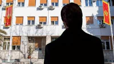 omw to the parliament