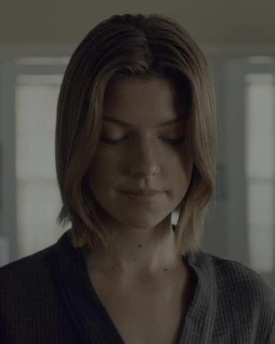 [Topless] Catherine Missal in Tell Me Lies (2022) S01E04