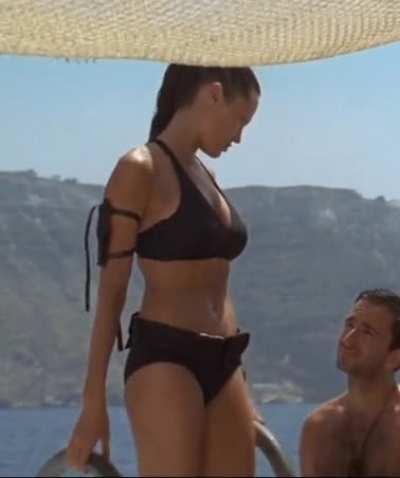 Who else grew up jerking off to Angelina Jolie in Tomb Raider?