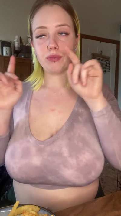 A stuffing video with my belly out! 3 mins of my 12 minute video with big bites of fries cover in ranch