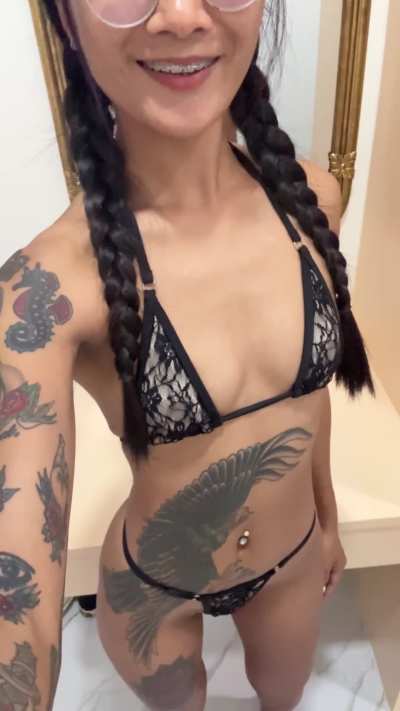 Do tight ass braces girls turn you on?