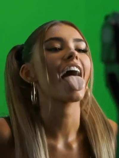Madison Beer has the sexiest tongue