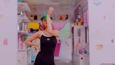 She’s so perfect in this video