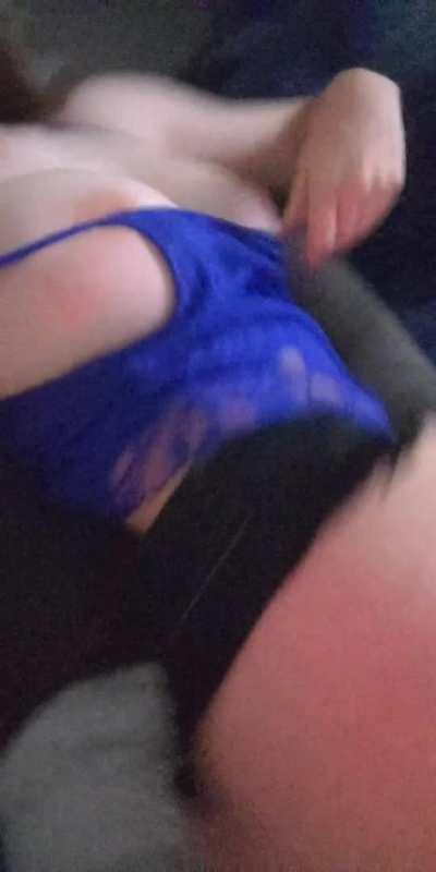 idk why my friend was on her phone instead of paying attention to me