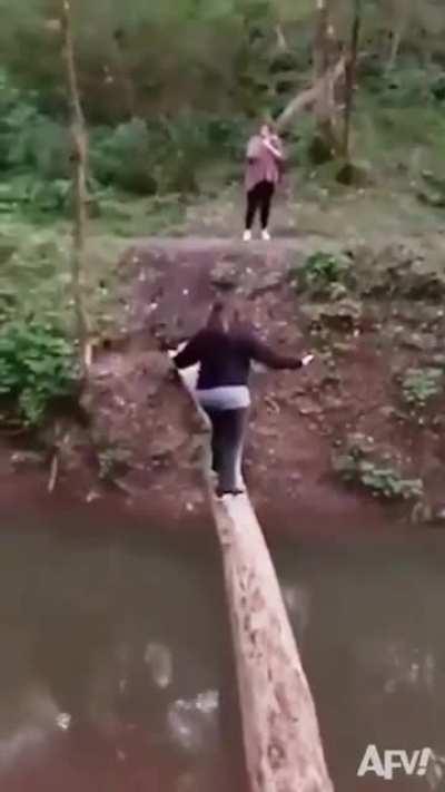 Классическая ошибка к конце, поторопилась!