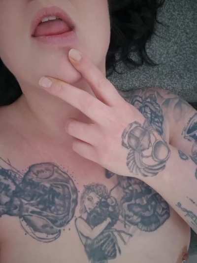 Just chilling on my stairwell, I wish you were here 😈🖤