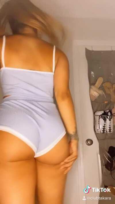 How a REAL and toned ass moves 🤤🍑😧