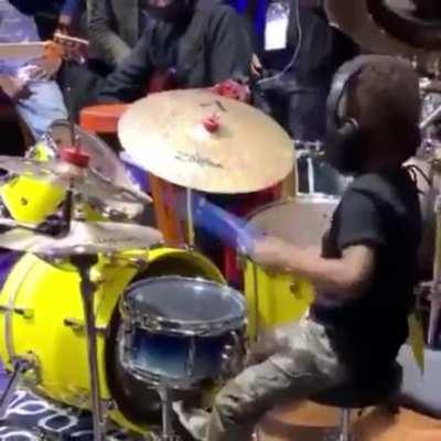 The band had to stop and let him flex