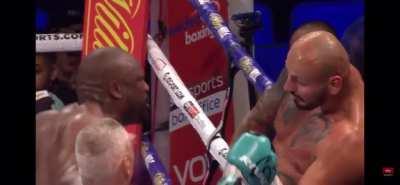 Derek Chisora sends Artur Szpilka to the shadow realm in round 2. 20th July 2019.