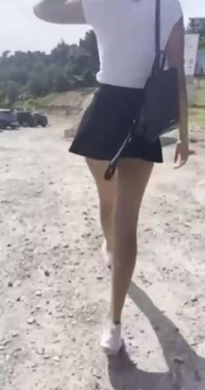 Do u like when girls wearing no panties in public