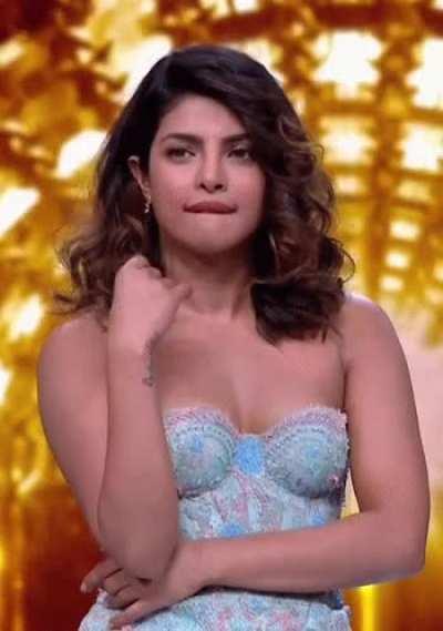 Priyanka Chopra HD/GIF