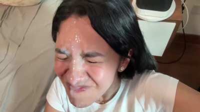 [ArtemisCarmona] Even cumsluts can sometimes be cum haters when it shoots this hard into my eyes JAJA