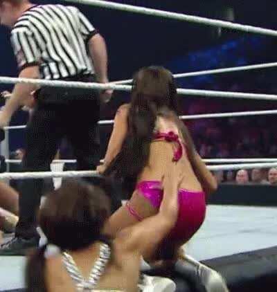 Rosa Mendes Shiny buns 🔥🔥