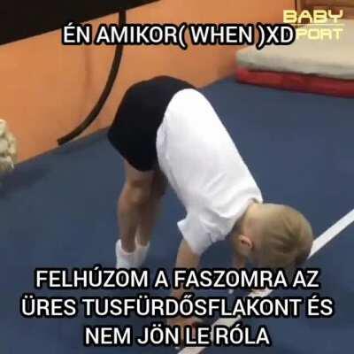 a hagymát apróra vágjuk