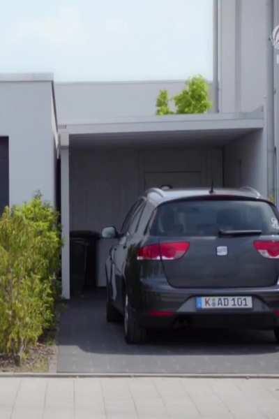 Miranda Leonhardt ....nice boobs , butt & fake pubic hair 