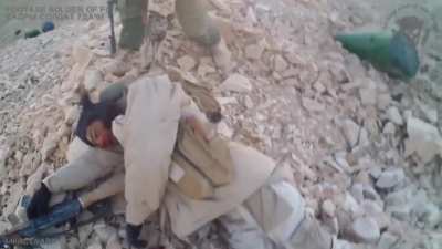 Russian PMCs in Syria finish off two Daesh fighters, and then narrowly survive a grenade, 2017