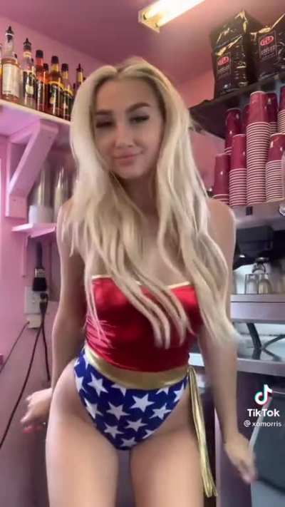 Wonder Woman got a phatty