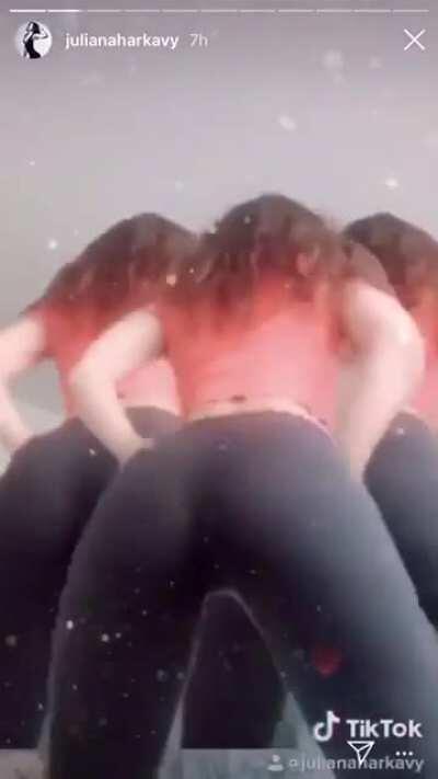 Thank god Juliana Harkavy is on tiktok 😍🍑