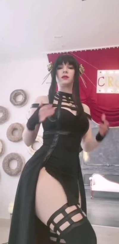 enjinight as Yor Forger