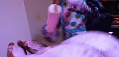 Baking a Cake on Mommy Cakes