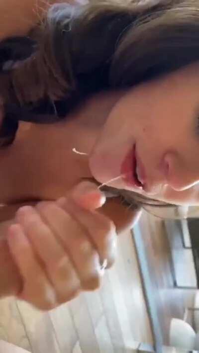 Violet Summers is officially a cumslut.